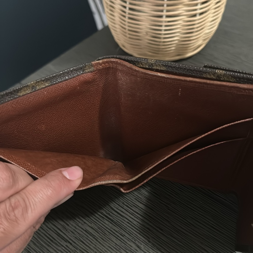✨️LOUIS VUITTON MONOGRAM WALLET - Picture 9 of 11